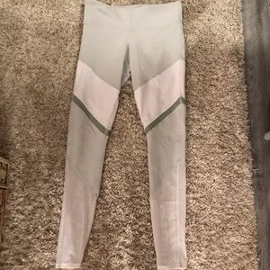 Alo Leggings